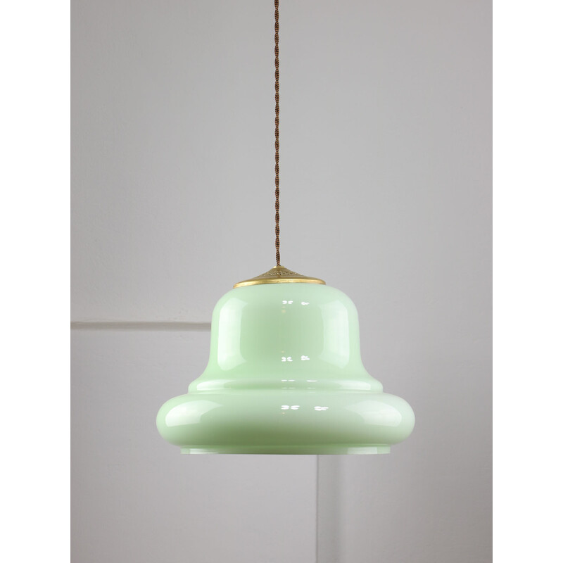 Lámpara colgante vintage de latón y cristal verde, Italia 1960