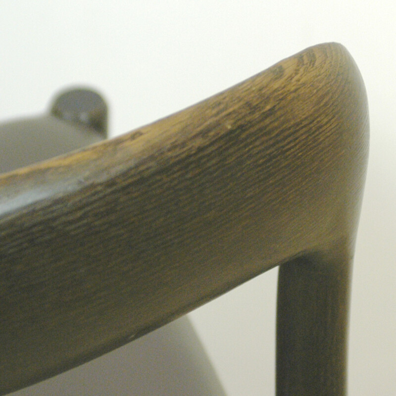 Chaise en chêne, modèle 75 de Möller - 1960