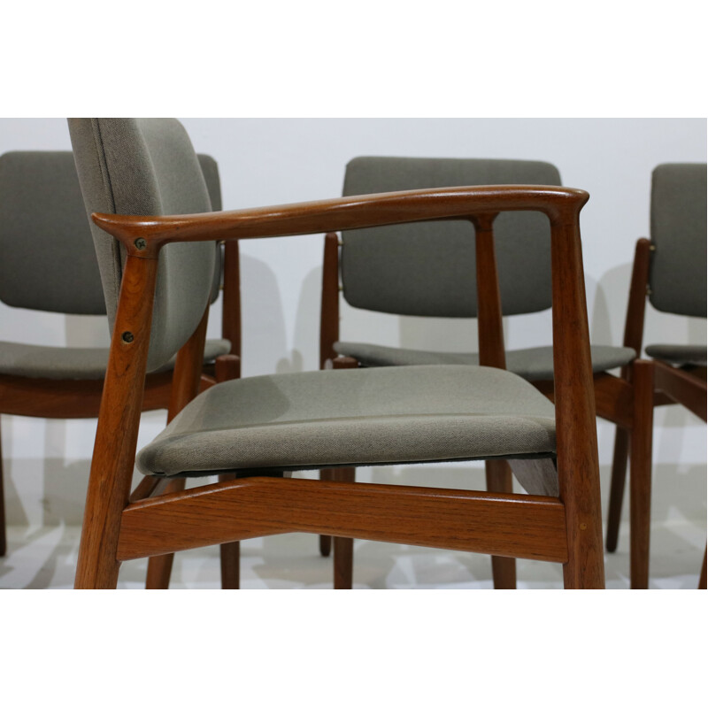 Ensemble de 7 chaises à repas et un fauteuil avec siège gris de Erik Buch pour Orum Mobler - 1960
