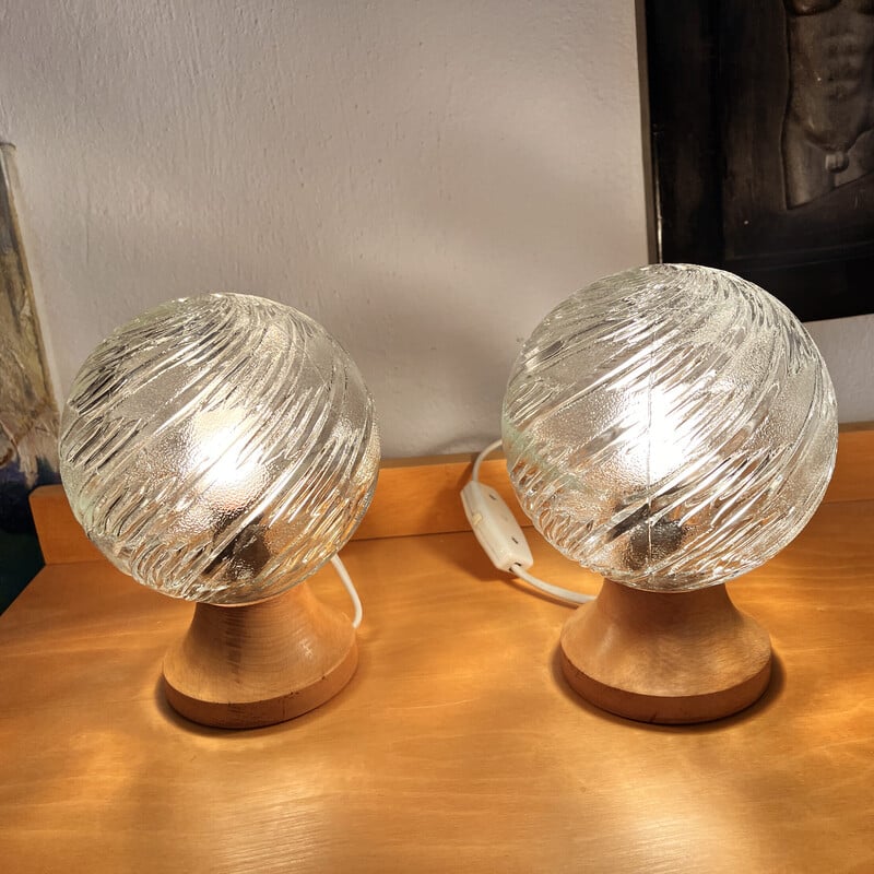Paire de lampes de chevet vintage en verre et hêtre pour Elektro Raussendorf Bautzen, Allemagne 1970