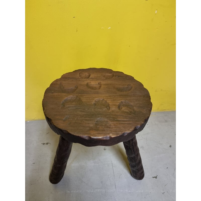 Tabouret vintage tripode en bois pin teinté foncé, France 1970