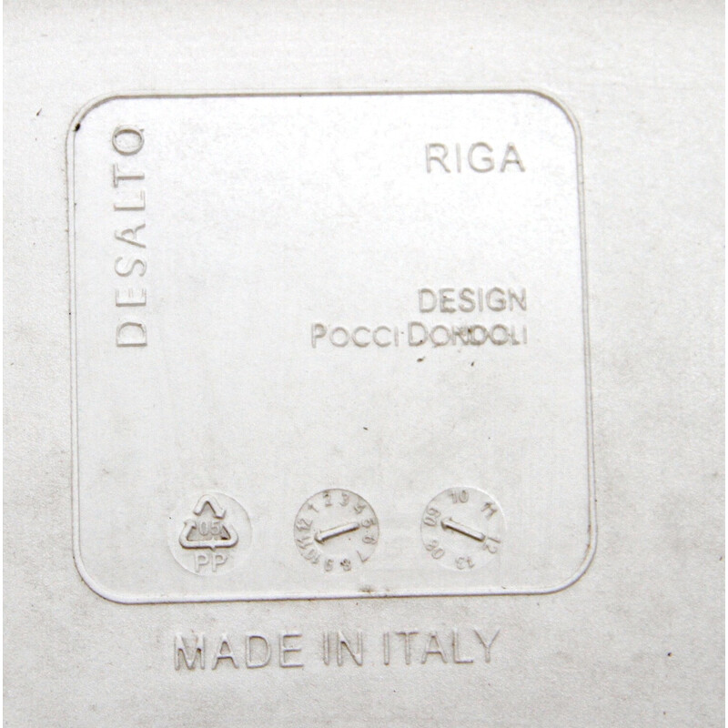 Sedie Riga vintage in plastica bianca di Pocci Dondoli per Desalto