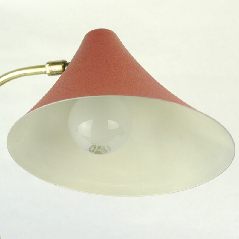 Lampe de table rouge en laiton et en métal - 1950