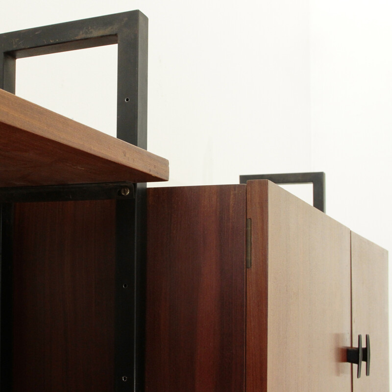 Italian wall unit with metal uprights - 1960s