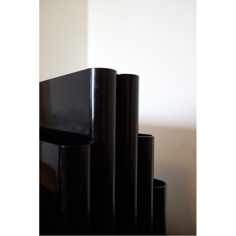 Portariviste black magazine rack in plastics by Giotto Stoppino for Kartell - 1970s