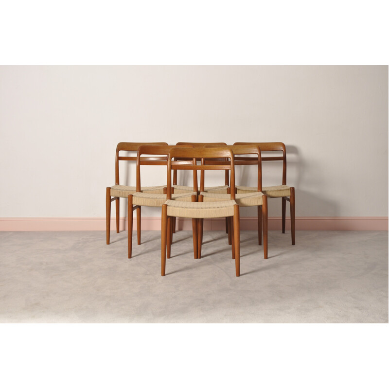 Ensemble de 6 chaises à repas beiges modèle 145 de Alf Aarseth pour Gustav Bahus & Eft - 1960