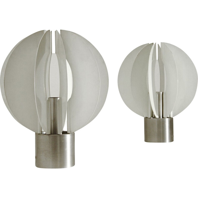 Pair of mid century white Italian table lamps in aluminium and metal - 1970s