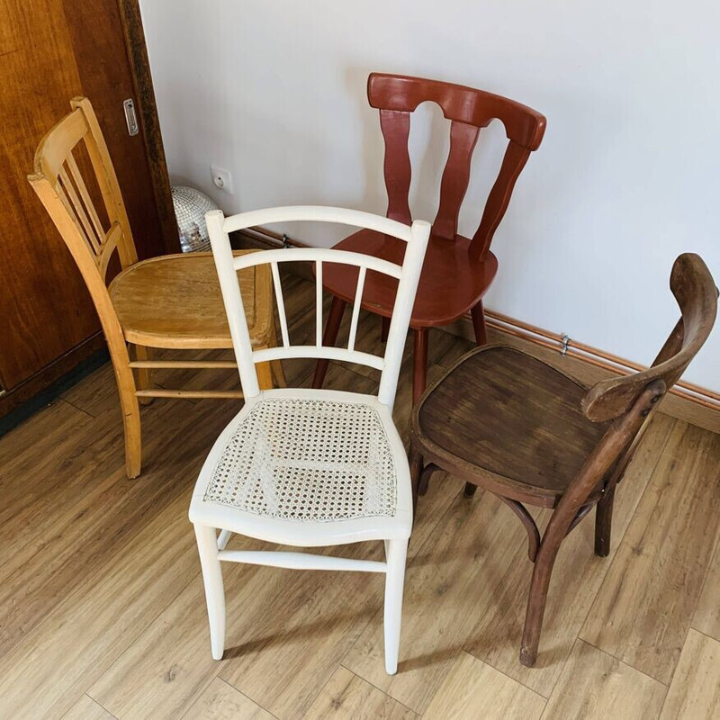 Juego de 4 sillas vintage desparejadas