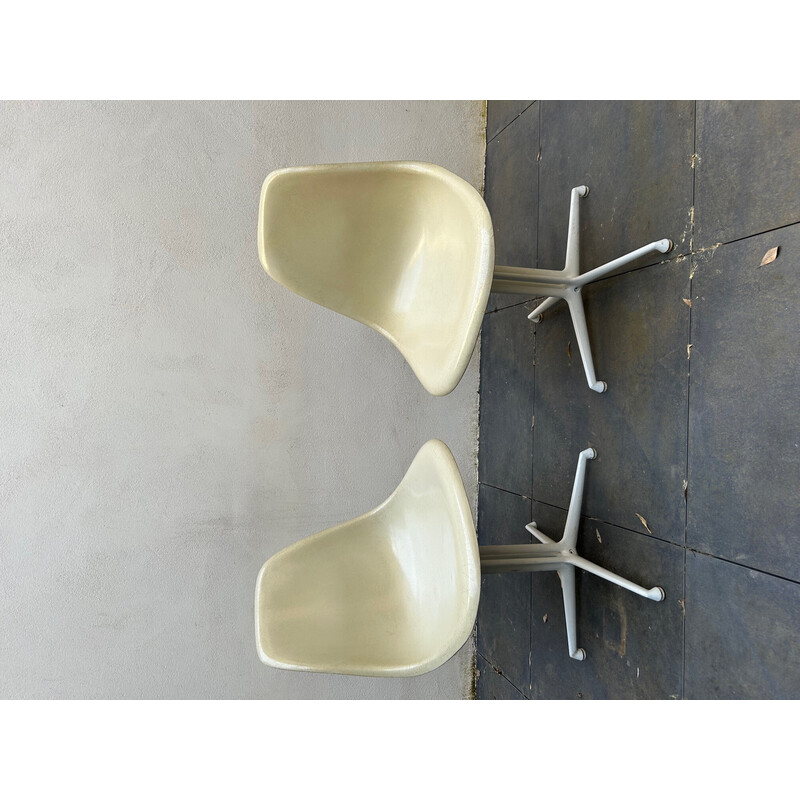 Pair of vintage La Fonda fiberglass chairs by Charles and Ray Eames for Herman Milleer, 1960