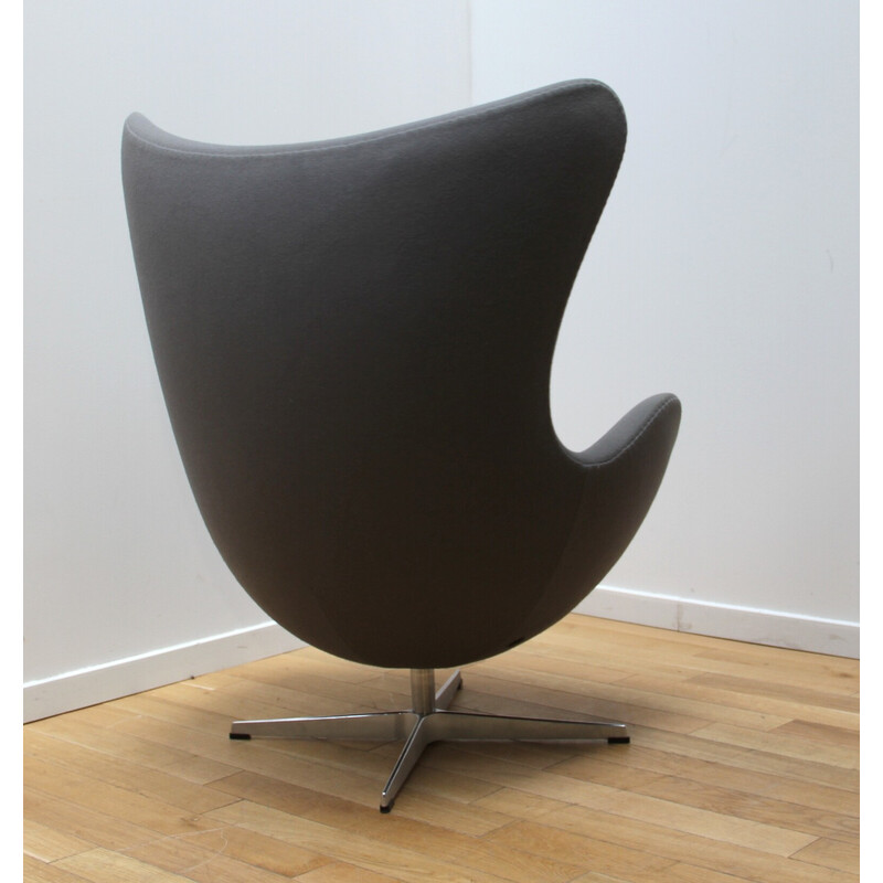 Vintage Egg armchair in chrome metal and gray fabric by Arne Jacobsen for Fritz Hansen