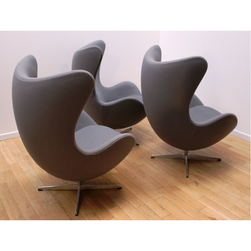 Vintage Egg Sessel aus verchromtem Metall und grauem Stoff von Arne Jacobsen für Fritz Hansen