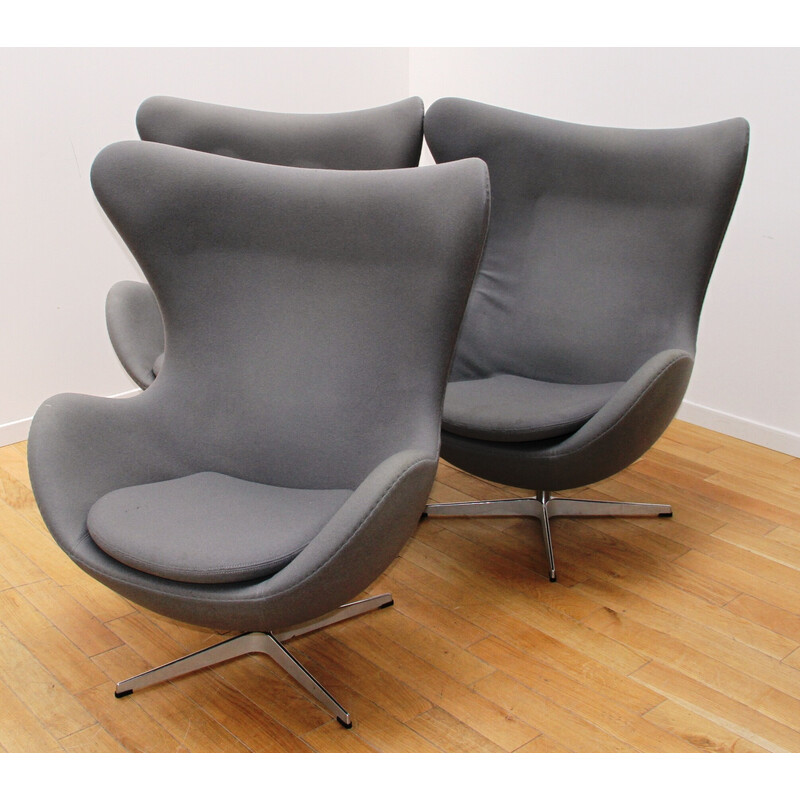 Vintage Egg armchair in chrome metal and gray fabric by Arne Jacobsen for Fritz Hansen