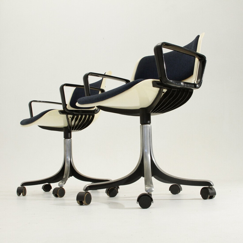 Pair of Modus office chairs by Centro Progetti Tecno for Tecno - 1970s