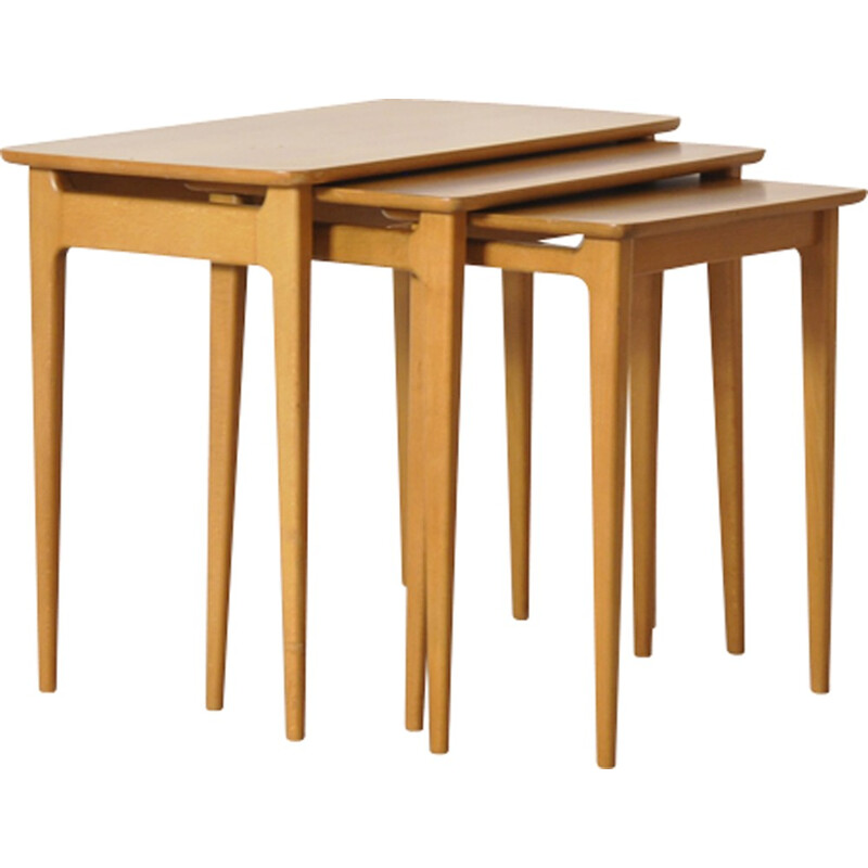 Ensemble de 3 tables gigognes scandinaves en bois clair - 1960
