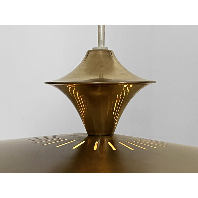 Lámpara colgante vintage de aluminio cepillado dorado de Carl Thore para Granhaga Metall, Suecia 1970