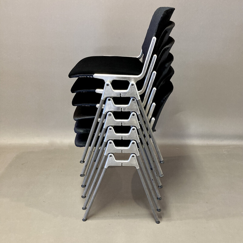 Conjunto de 4 cadeiras vintage em alumínio e veludo de Giancarlo Piretti para Castelli, Itália 1960