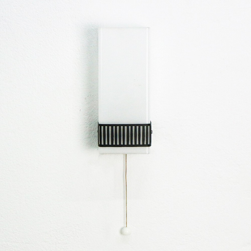 Mid-Century modern black and white sconce in acrylic glass - 1950s