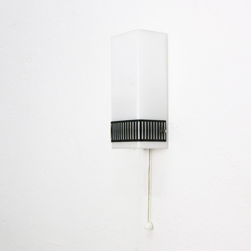 Mid-Century modern black and white sconce in acrylic glass - 1950s
