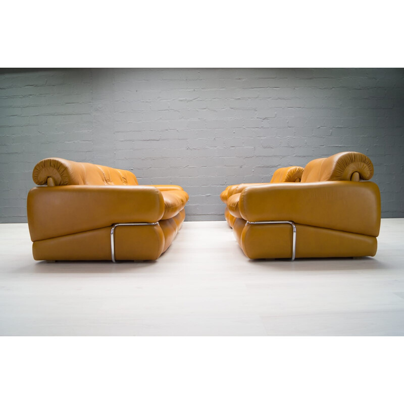 Lot de 2 fauteuils en cuir orange et en chrome - 1960