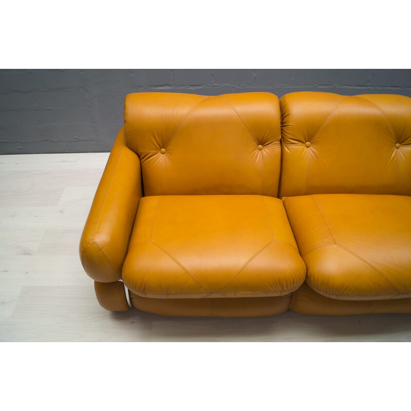 Three-seater mid century Italian leather sofa - 1960s