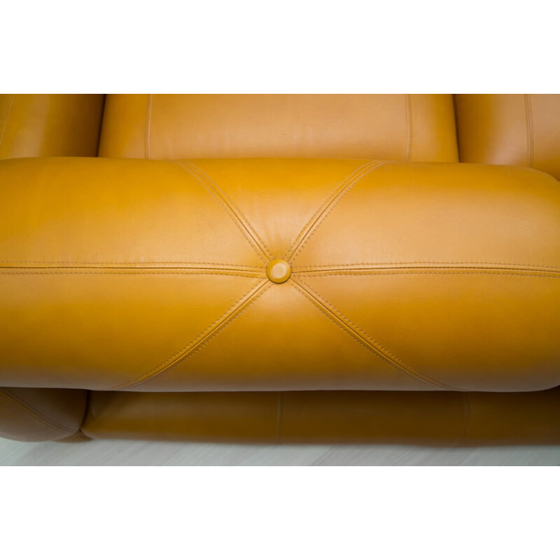 Three-seater mid century Italian leather sofa - 1960s