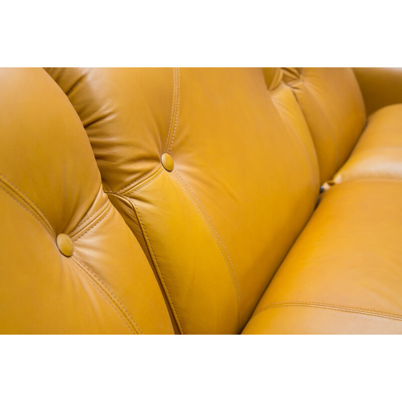 Three-seater mid century Italian leather sofa - 1960s