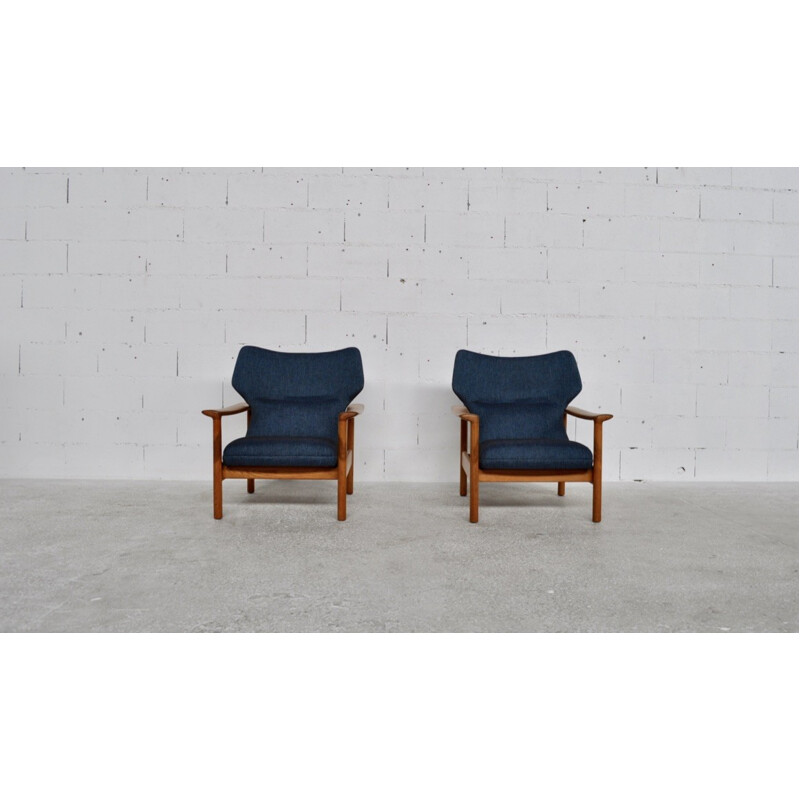 Paire de fauteuils en tissu bleu et chêne massif - 1960