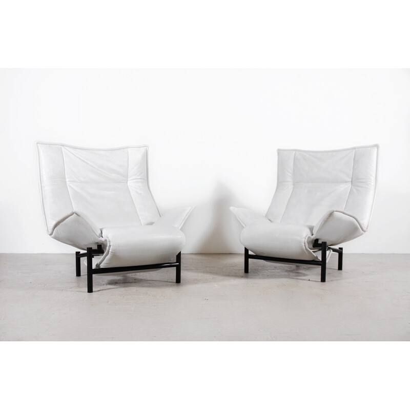 Pair of "Veranda" armchairs in white leather, Vico MAGISTRETTI - 1980s