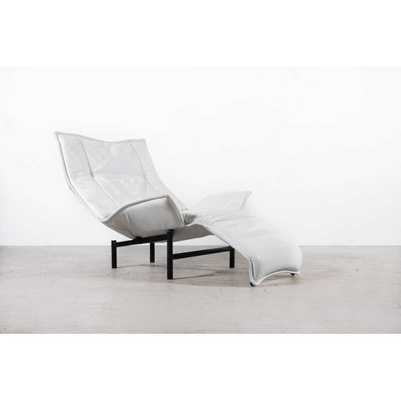 Paire de fauteuils "Verdana" en cuir blanc, Vico MAGISTRETTI - années 80