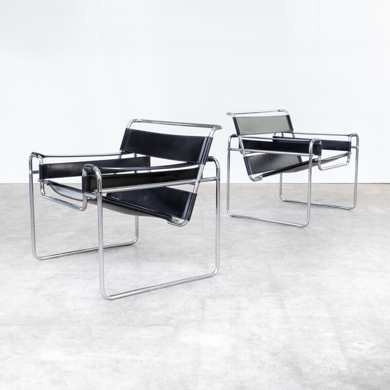 Pair of B3 black leather chairs, Marcel Breuer - 1970s