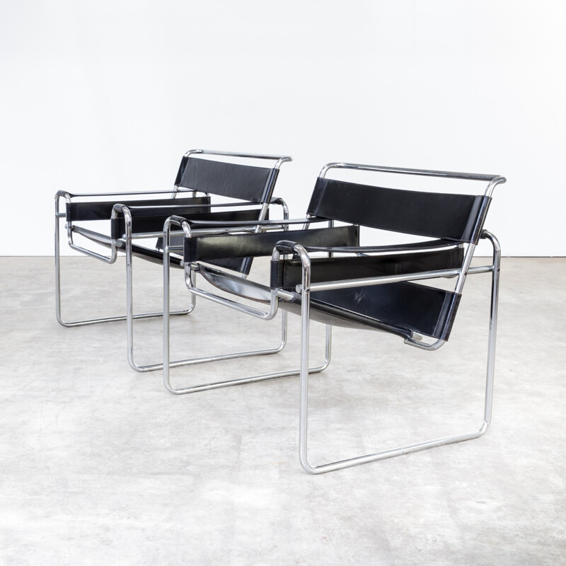 Pair of B3 black leather chairs, Marcel Breuer - 1970s