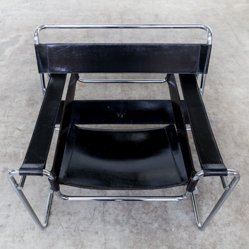 Pair of B3 black leather chairs, Marcel Breuer - 1970s