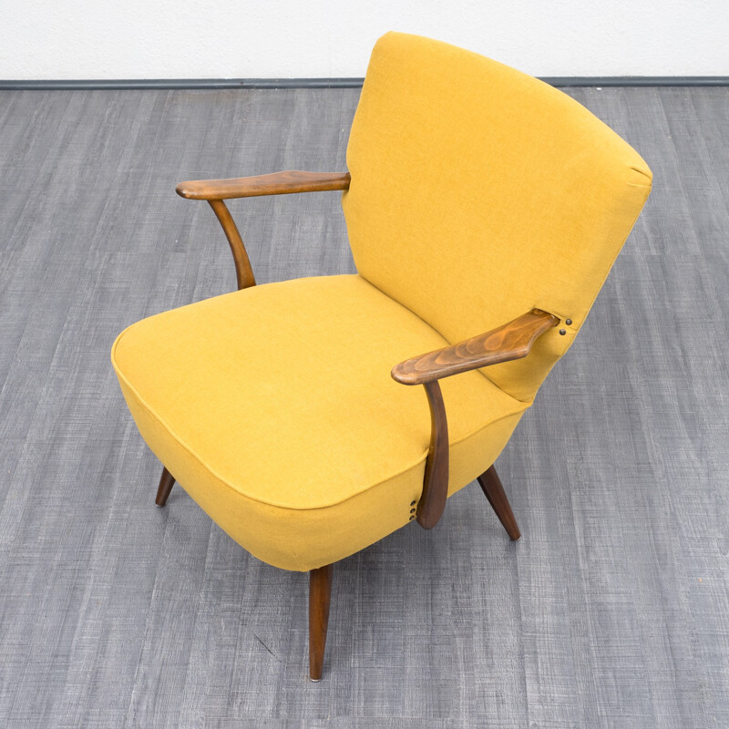 Fauteuil cocktail jaune en velours avec accoudoirs - 1950 