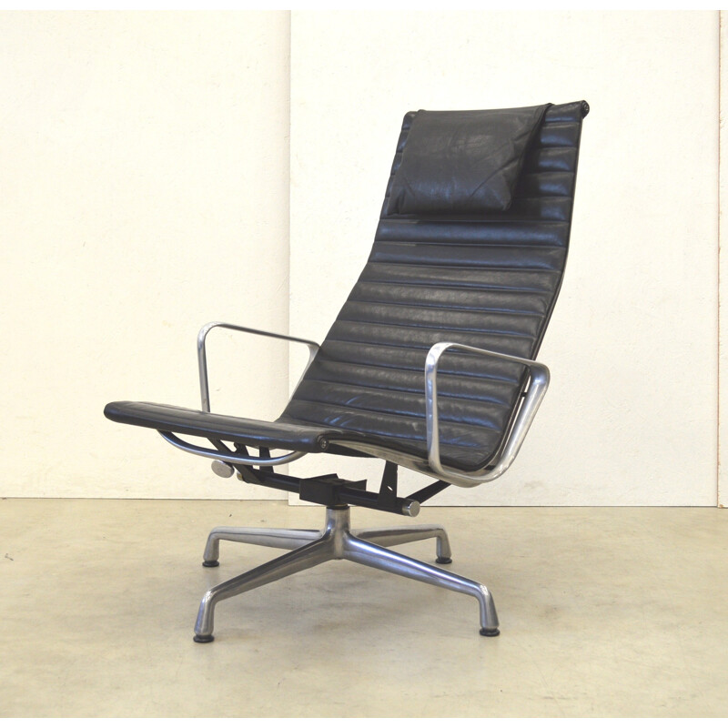 EA124 lounge armchair by Charles & Ray Eames for Herman Miller -1970s