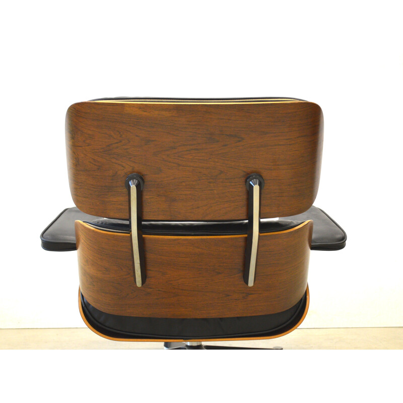 Fauteuil lounge en palissandre de Eames pour Herman Miller  - 1970