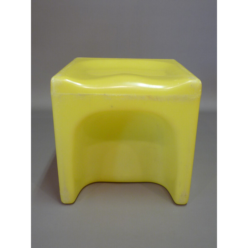 Children's stool in yellow plastic - 1970s