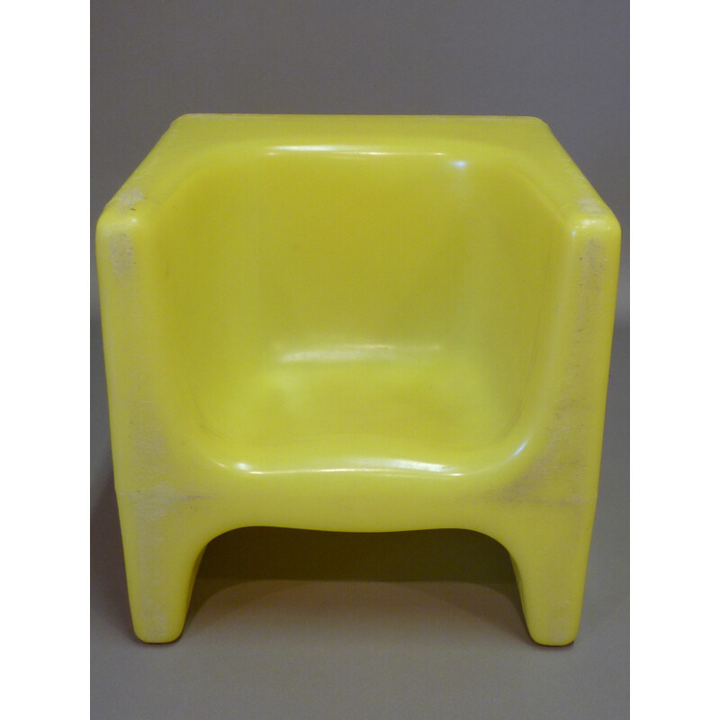 Children's stool in yellow plastic - 1970s