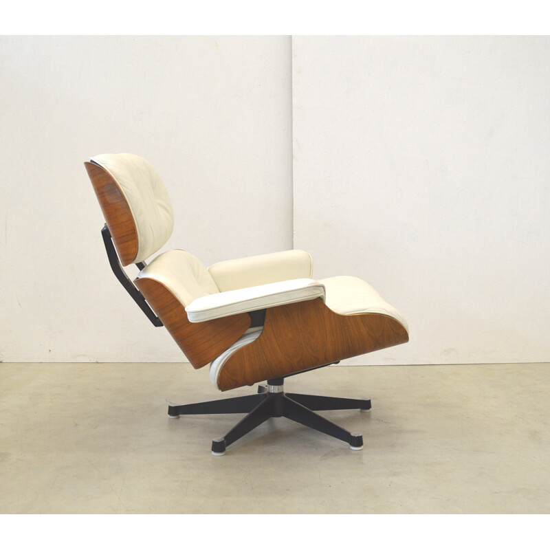 White leather lounge chair by Eames for Herman Miller - 1970s