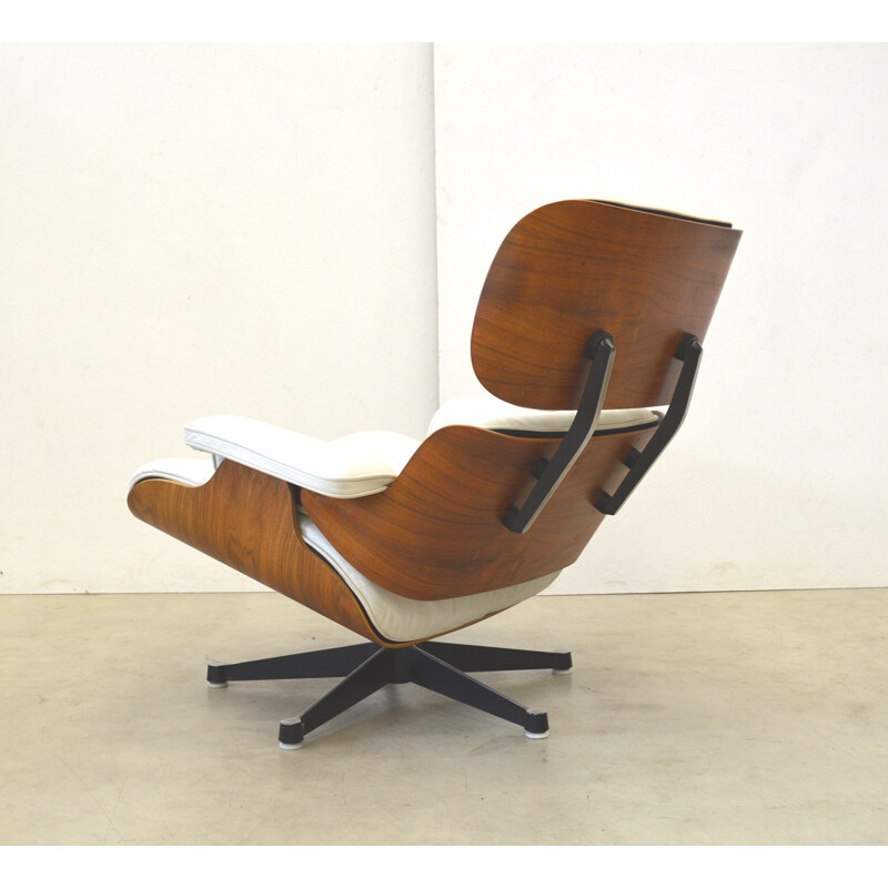 White leather lounge chair by Eames for Herman Miller - 1970s