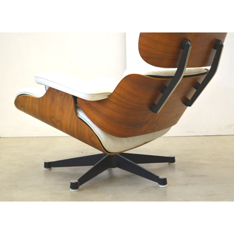 White leather lounge chair by Eames for Herman Miller - 1970s