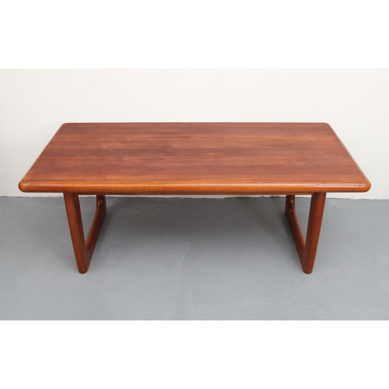 Mesa de centro vintage de teca maciza de Niels Bach, Dinamarca 1960