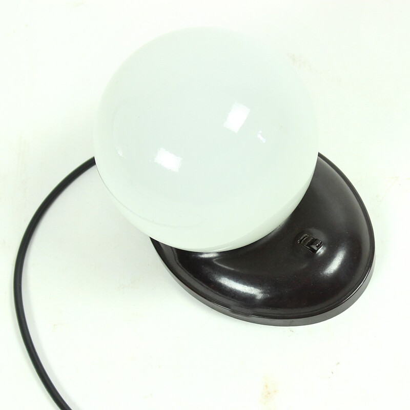 Schwarze Tischlampe aus Glas und Kunststoff - 1950