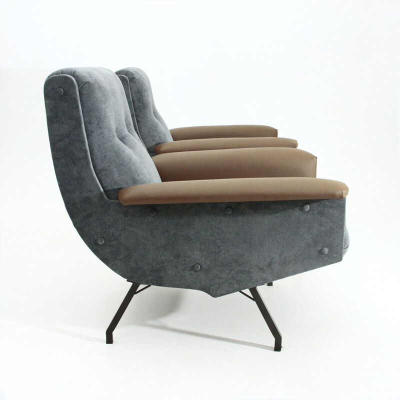 Fauteuil vintage italien bleu gris avec accoudoirs en skai - 1950