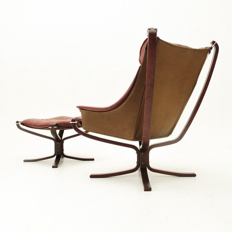 Ensemble fauteuil lounge en contreplaqué et en cuir et ottoman de Sigurd Ressell pour Poltrona Frau - 1970