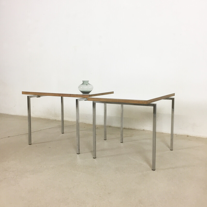 Set di 2 tavoli impilabili modernisti di Trix e Robert Haussmann - 1950