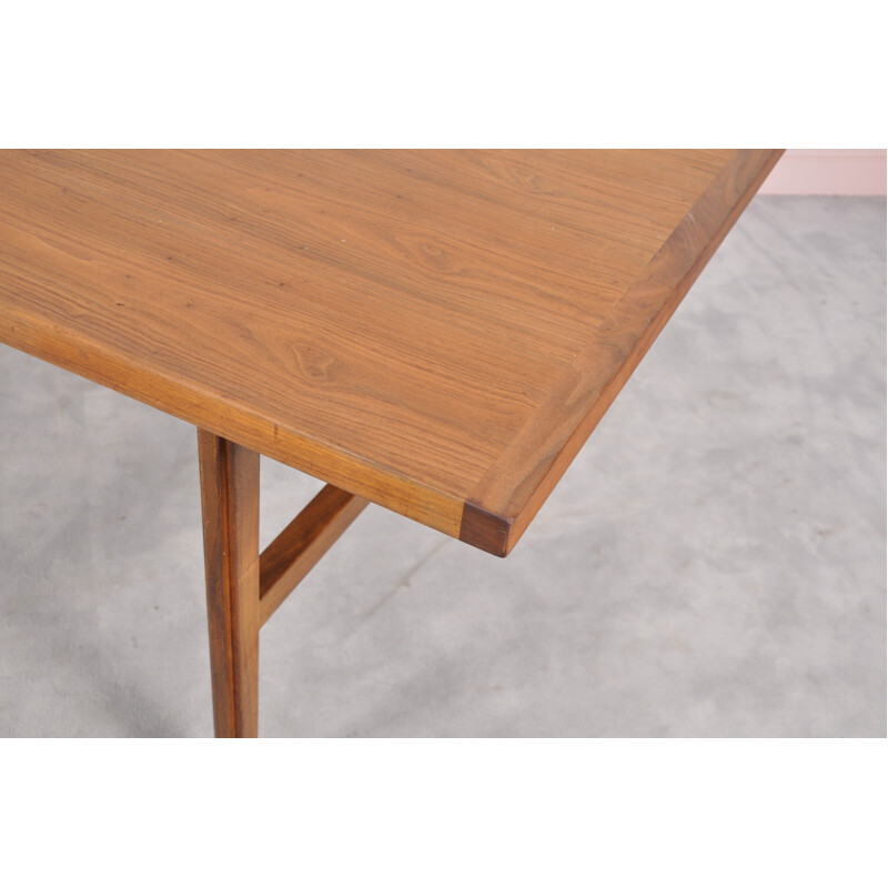 Mid-century dining table in walnut by Jens Risom for William Latchford & Sons - 1960s