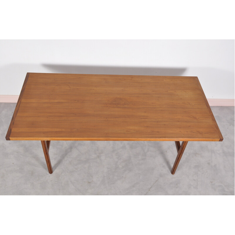 Mid-century dining table in walnut by Jens Risom for William Latchford & Sons - 1960s