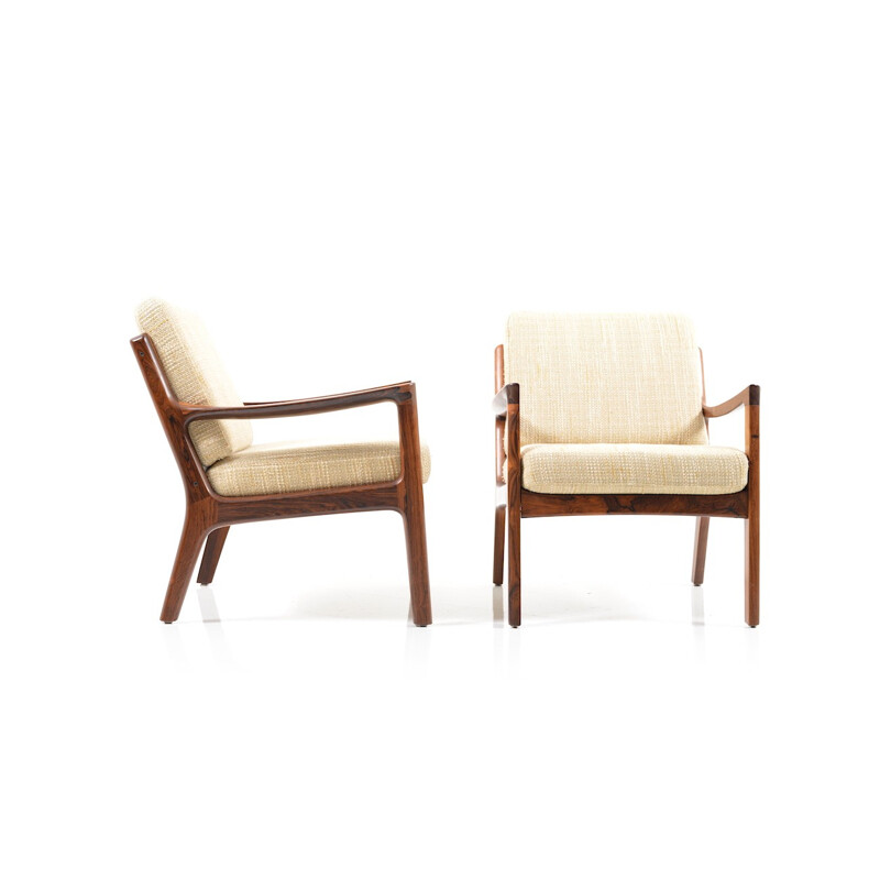 Paire de fauteuils scandinaves beiges en palissandre par Ole Wanscher - 1960