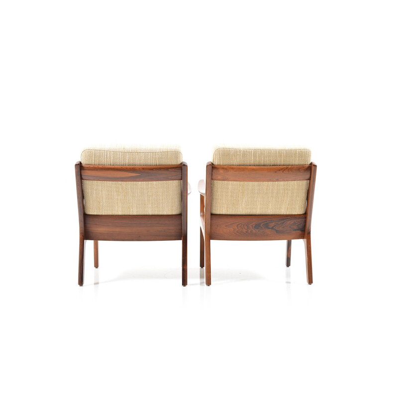 Paire de fauteuils scandinaves beiges en palissandre par Ole Wanscher - 1960