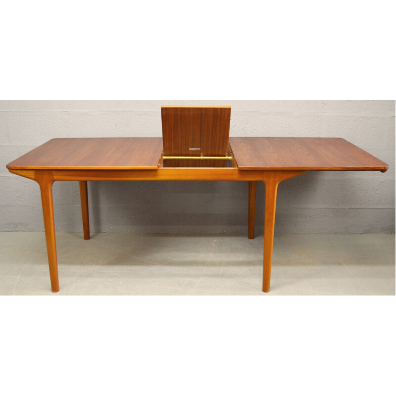 Mid-Century "T5" teak dining table produced by McIntosh - 1960s